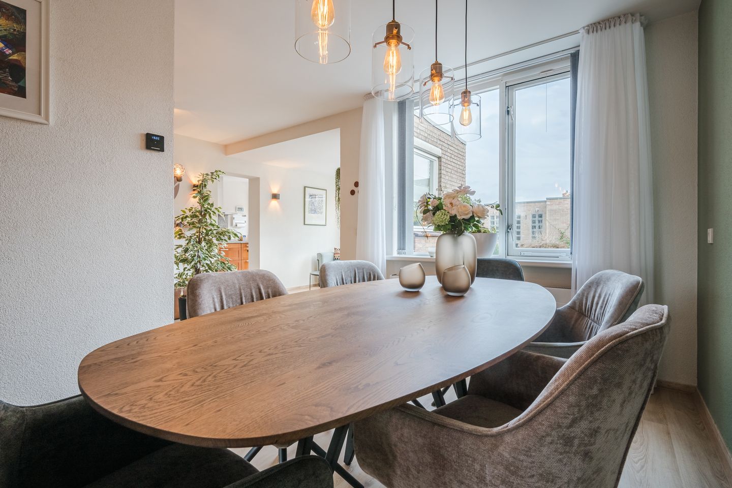 Foto 10 van Josephus Alberdingk Thijmlaan 5