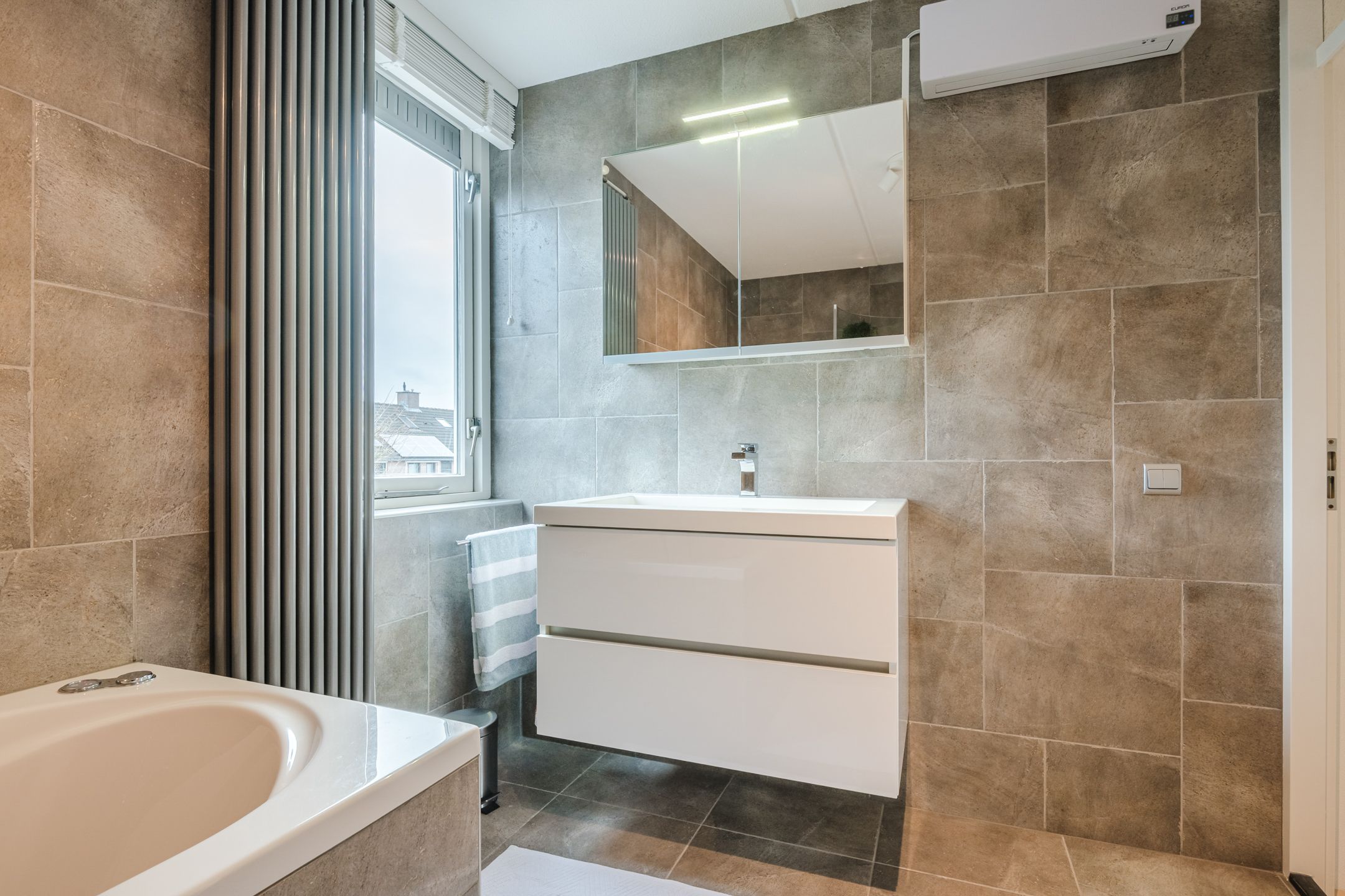 Foto 33 van Josephus Alberdingk Thijmlaan 5