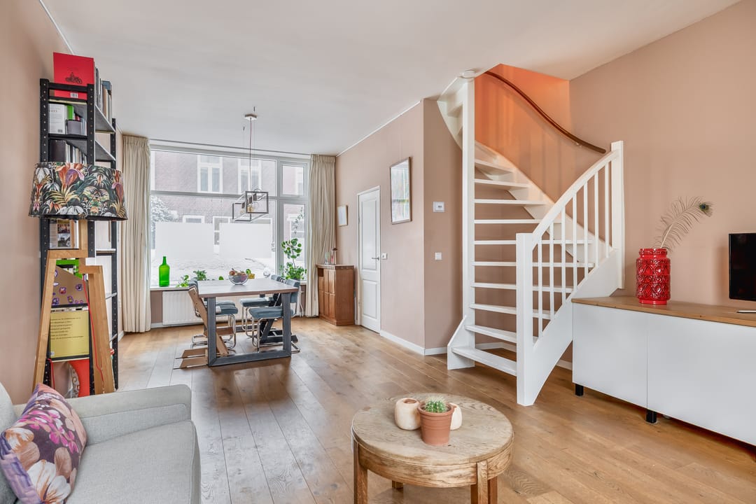 Foto 13 van Esdoornstraat 50