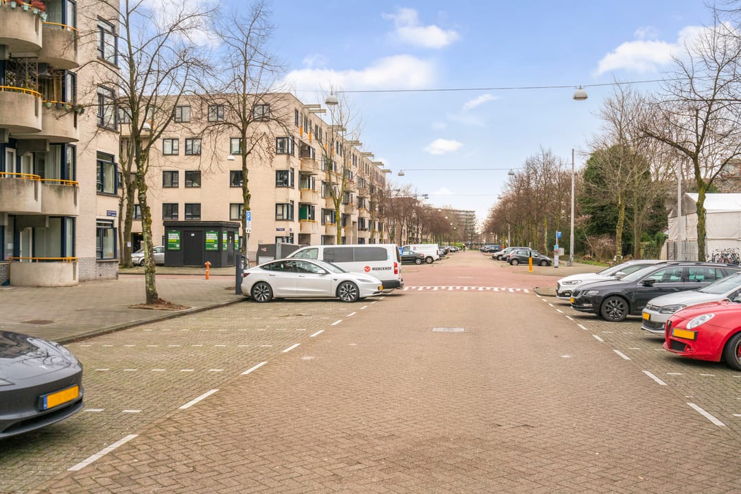 Foto 17 van Berthold Brechtstraat 693