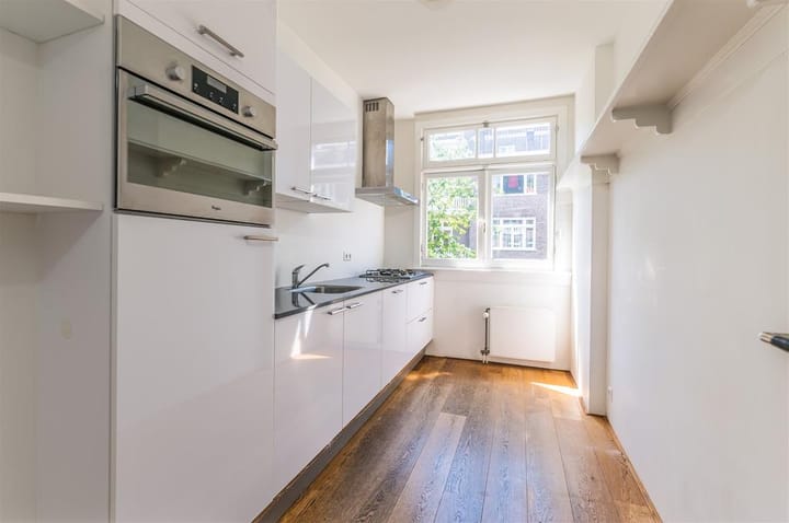 Photo 4 of Gerrit van der Veenstraat 39-2