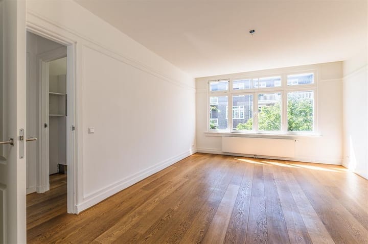 Photo 9 of Gerrit van der Veenstraat 39-2