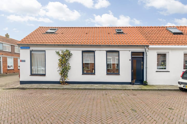 Photo 6 of Julianastraat 24