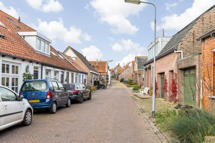 Photo 7 of Julianastraat 24