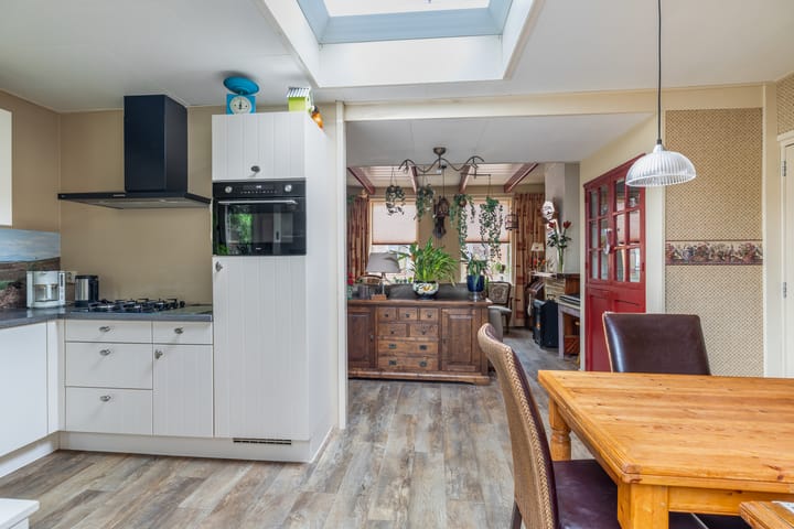 Photo 12 of Julianastraat 24