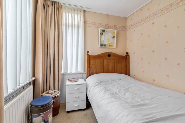 Photo 15 of Julianastraat 24