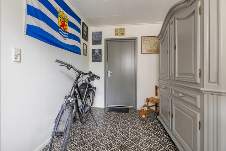 Photo 18 of Julianastraat 24