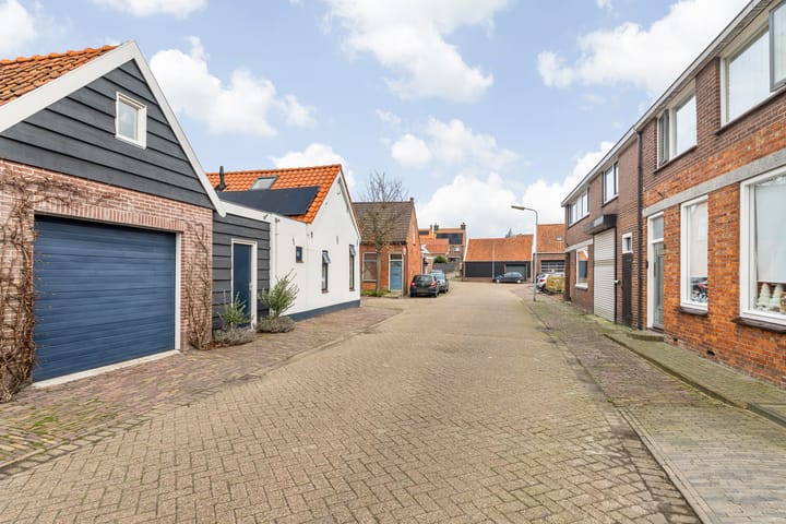 Photo 27 of Julianastraat 24