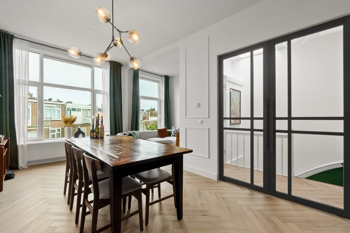 Photo 4 of Blois van Treslongstraat 11