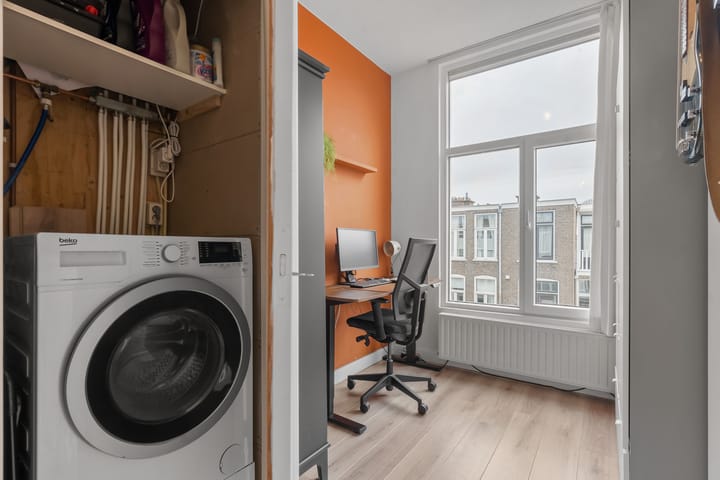 Photo 37 of Blois van Treslongstraat 11