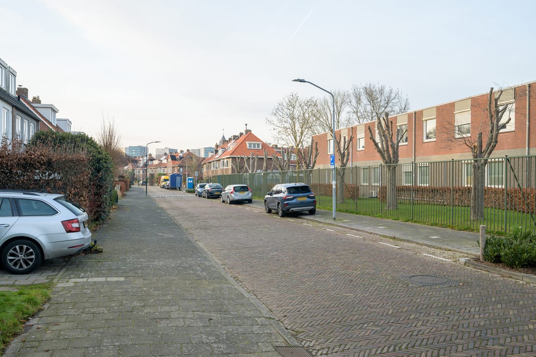 Photo 37 of Piet Avontuurstraat 86