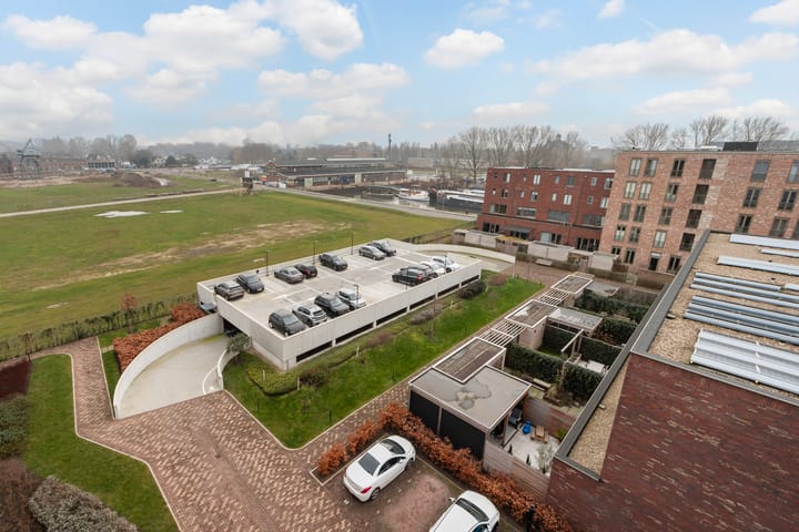 Foto 44 van Werf van Gips 370