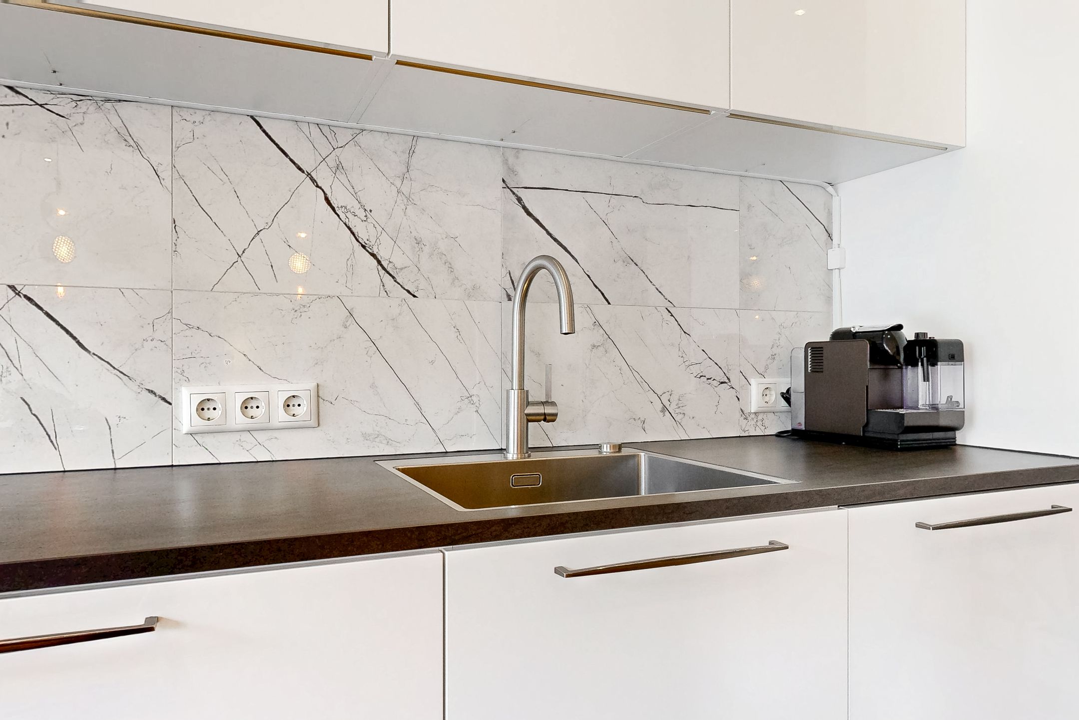 Photo 9 of Witte de Withstraat 25
