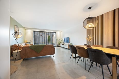 Lorrie 3 secondary image