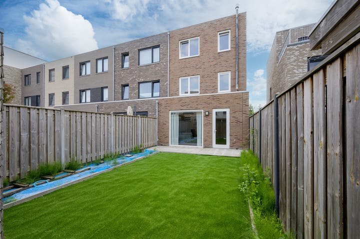 Foto 12 van Abebe Bikilastraat 18