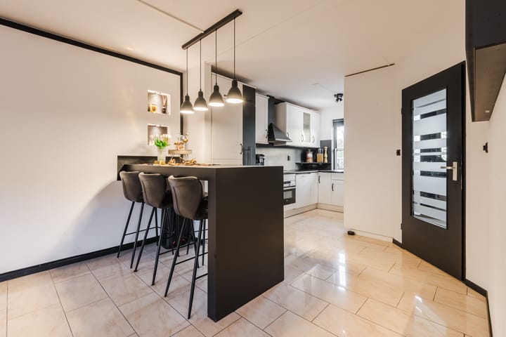 Foto 11 van Moesdistelstraat 19