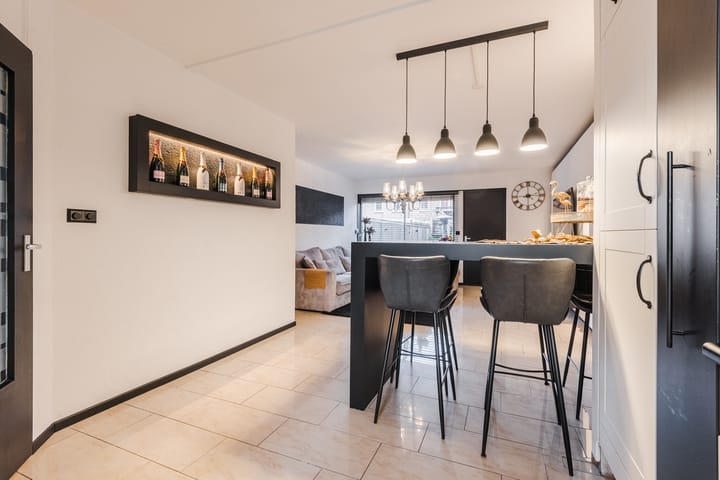 Foto 14 van Moesdistelstraat 19