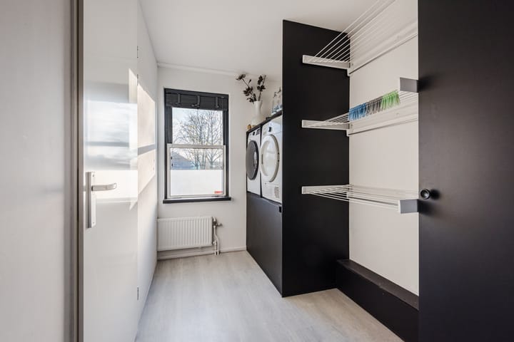 Foto 28 van Moesdistelstraat 19