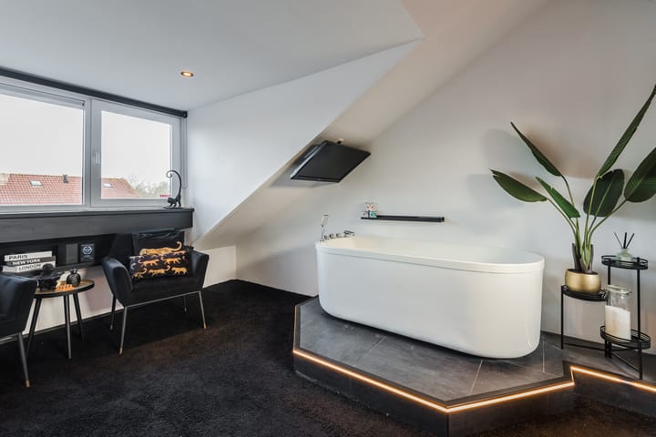 Foto 32 van Moesdistelstraat 19