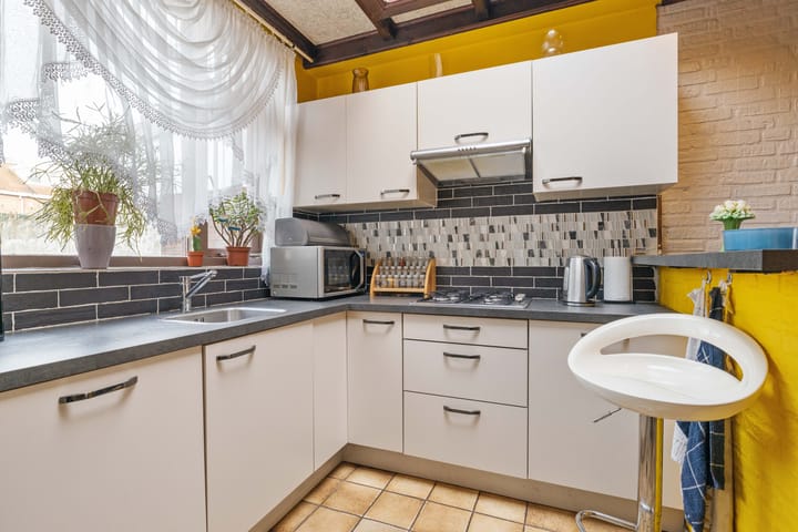 Photo 7 of Bloemfonteinstraat 17