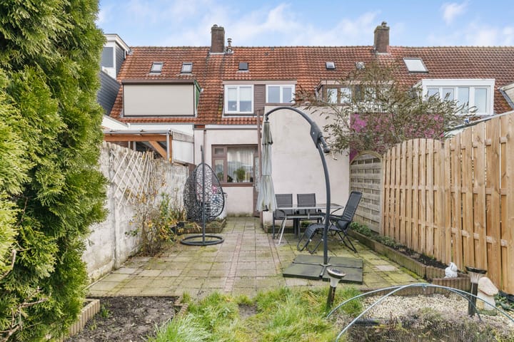 Photo 13 of Bloemfonteinstraat 17