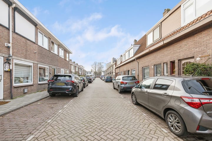 Photo 23 of Bloemfonteinstraat 17