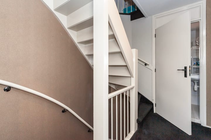 Foto 15 van Brederostraat 47