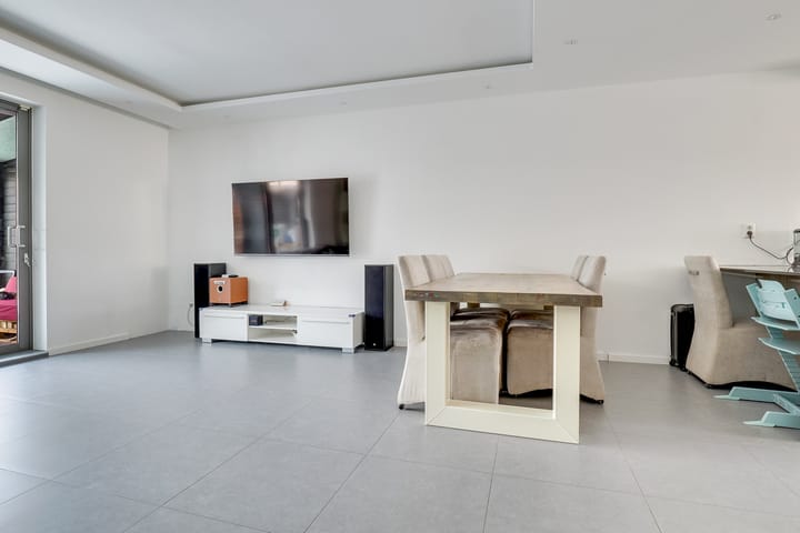 Foto 9 van James Johnsonstraat 5