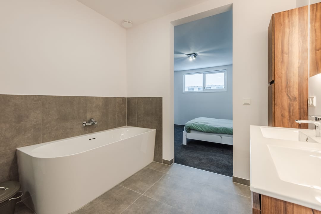 Foto 28 van Van Helomalaan 8