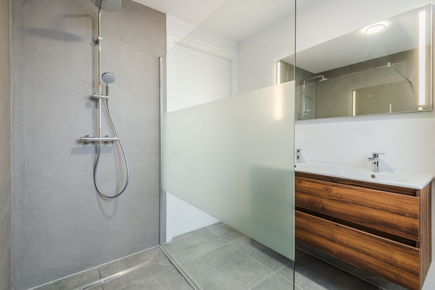 Foto 40 van Van Helomalaan 8