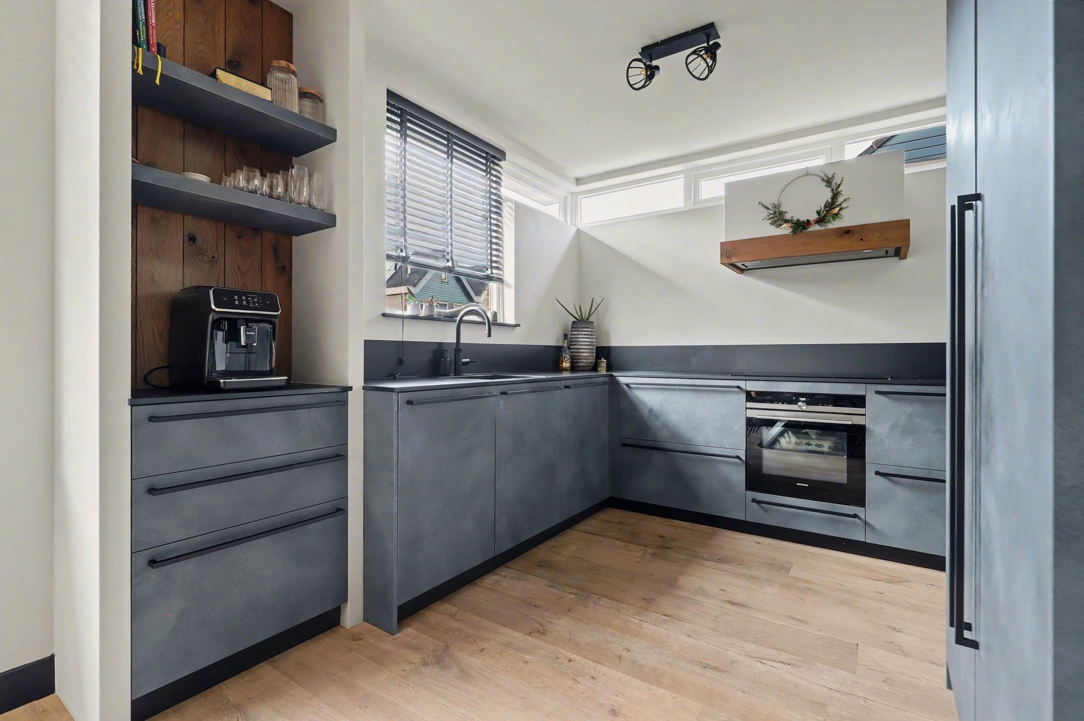 Photo 12 of Waalkant 40