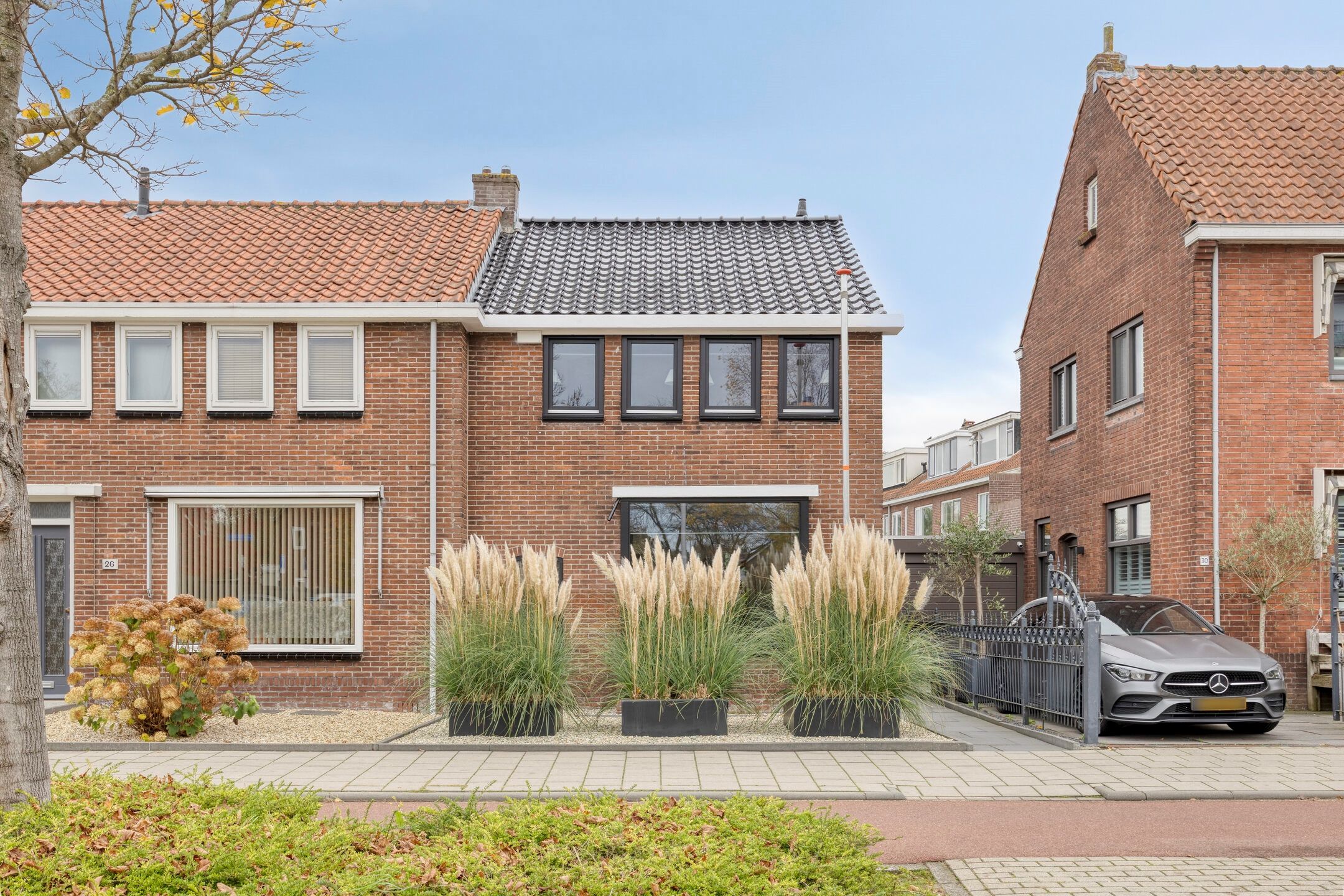 Buying a house in The Netherlands., Koninginneweg 28