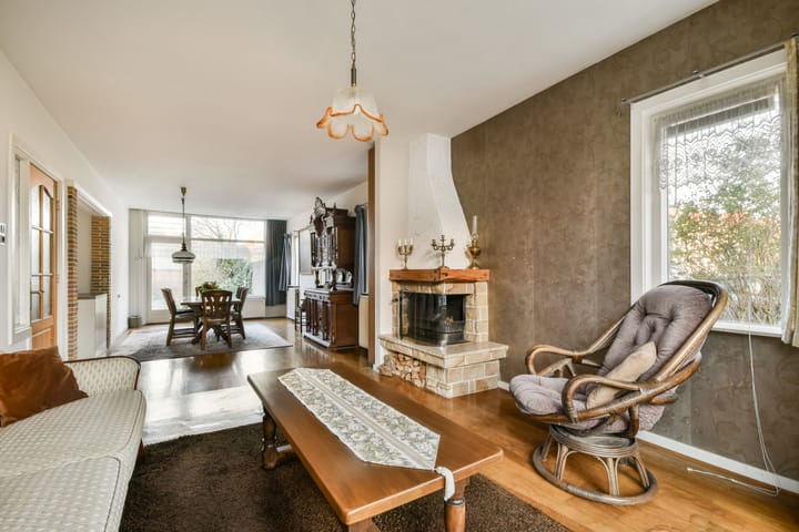 Photo 2 of Raadhuisplein 24