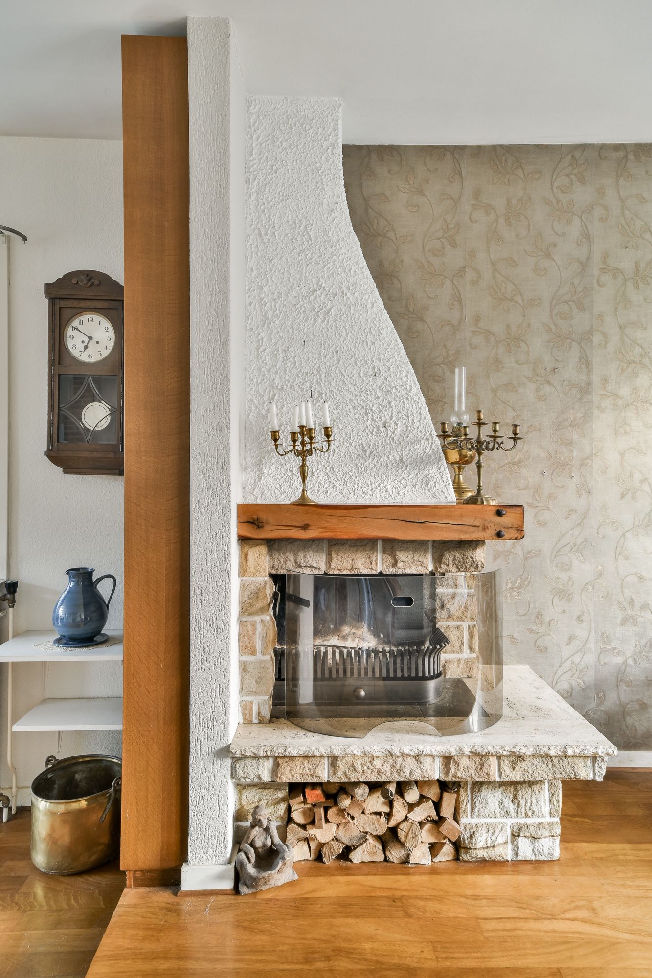 Photo 12 of Raadhuisplein 24