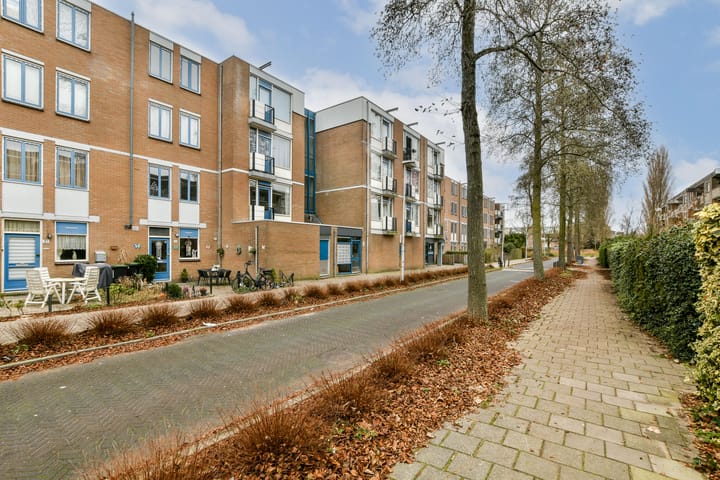 Photo 16 of Schaarsbergenstraat 25