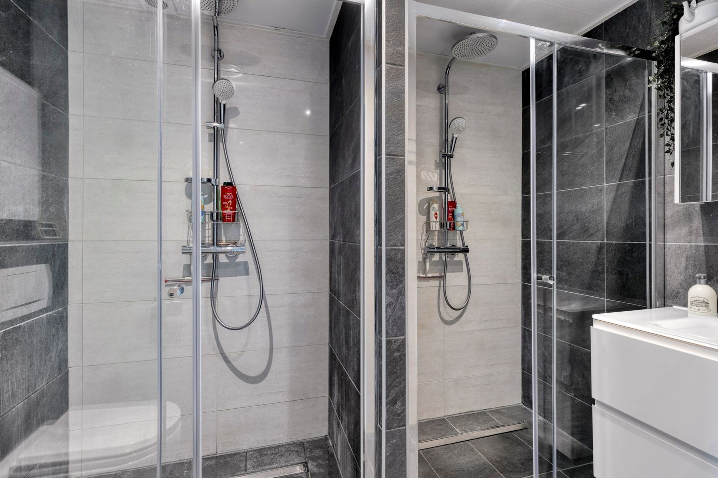 345.jpg?options=width=1440