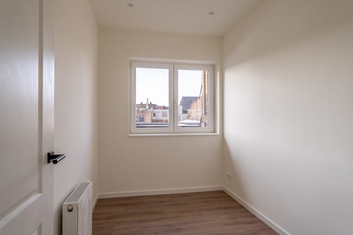 Photo 18 of Landstraat 77