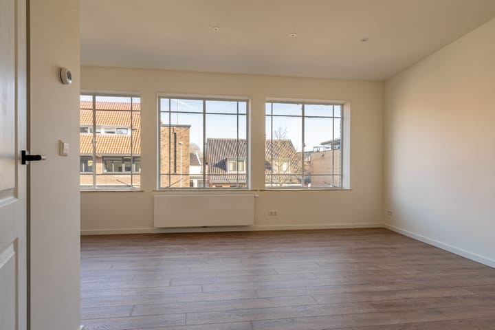 Landstraat 77 main image