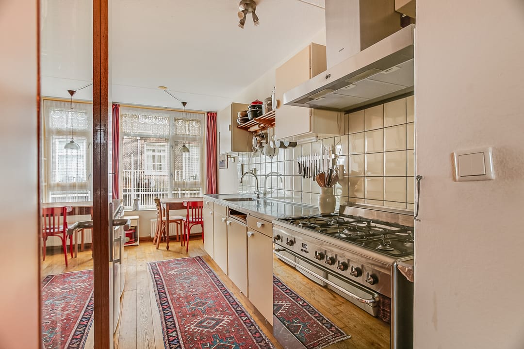 Photo 11 of Reinwardtstraat 156