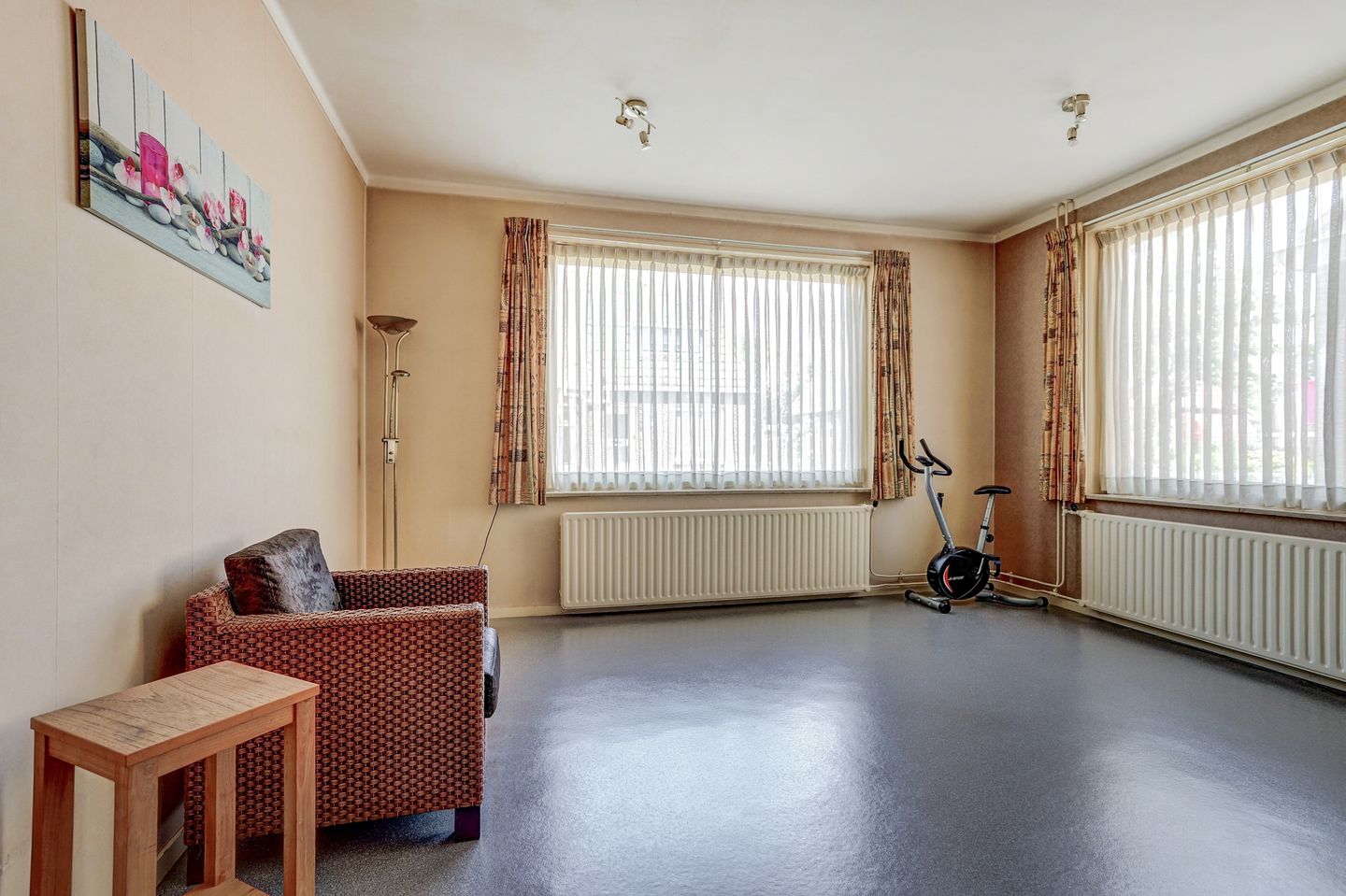 Photo 20 of Sint Odulphusstraat 11