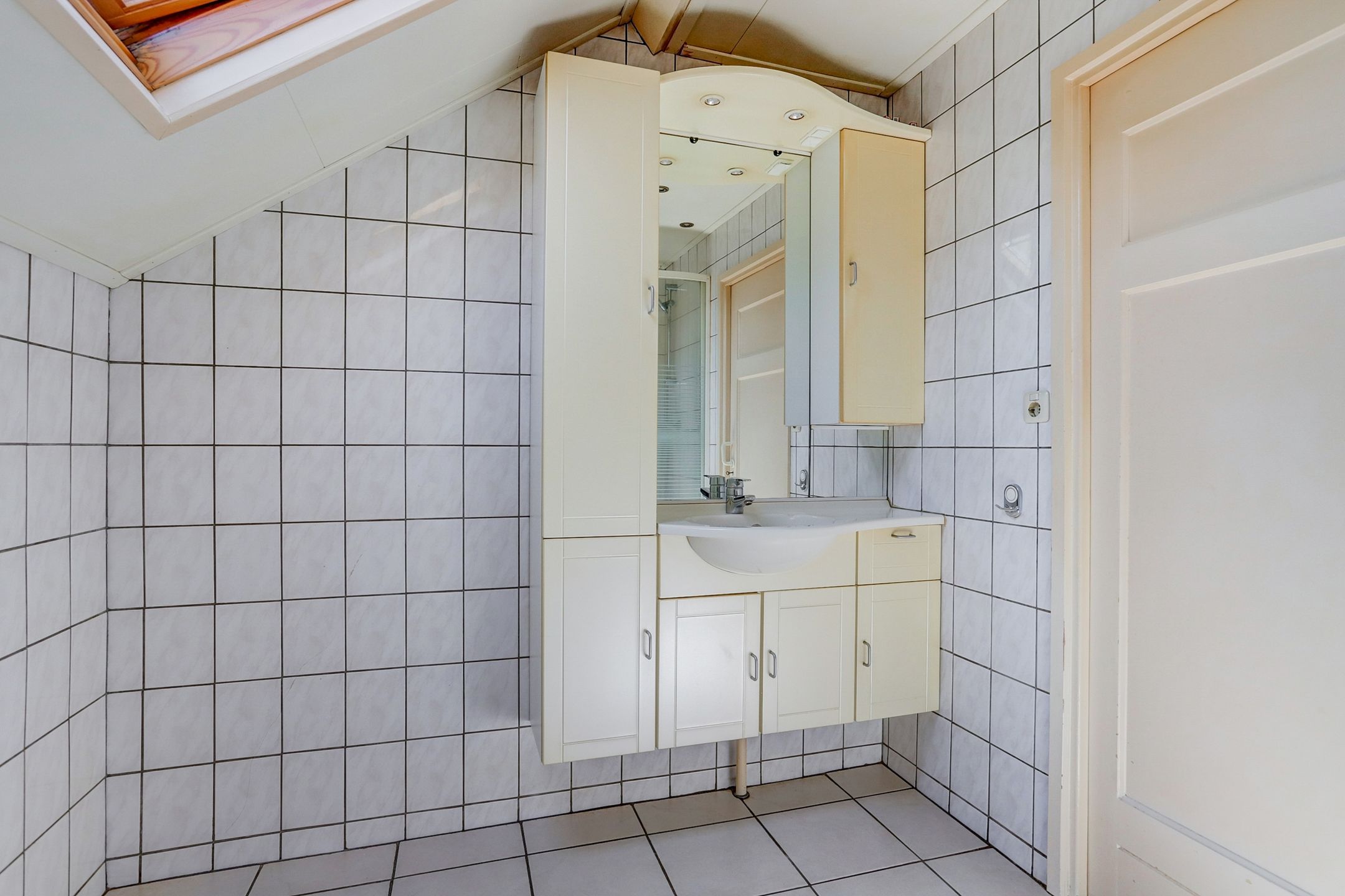 Photo 27 of Sint Odulphusstraat 11