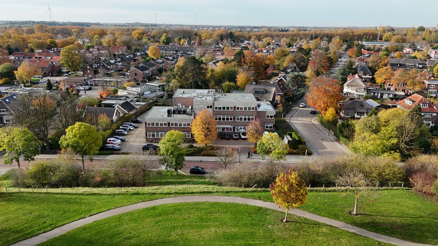 View photo 3 of Stationsweg 78