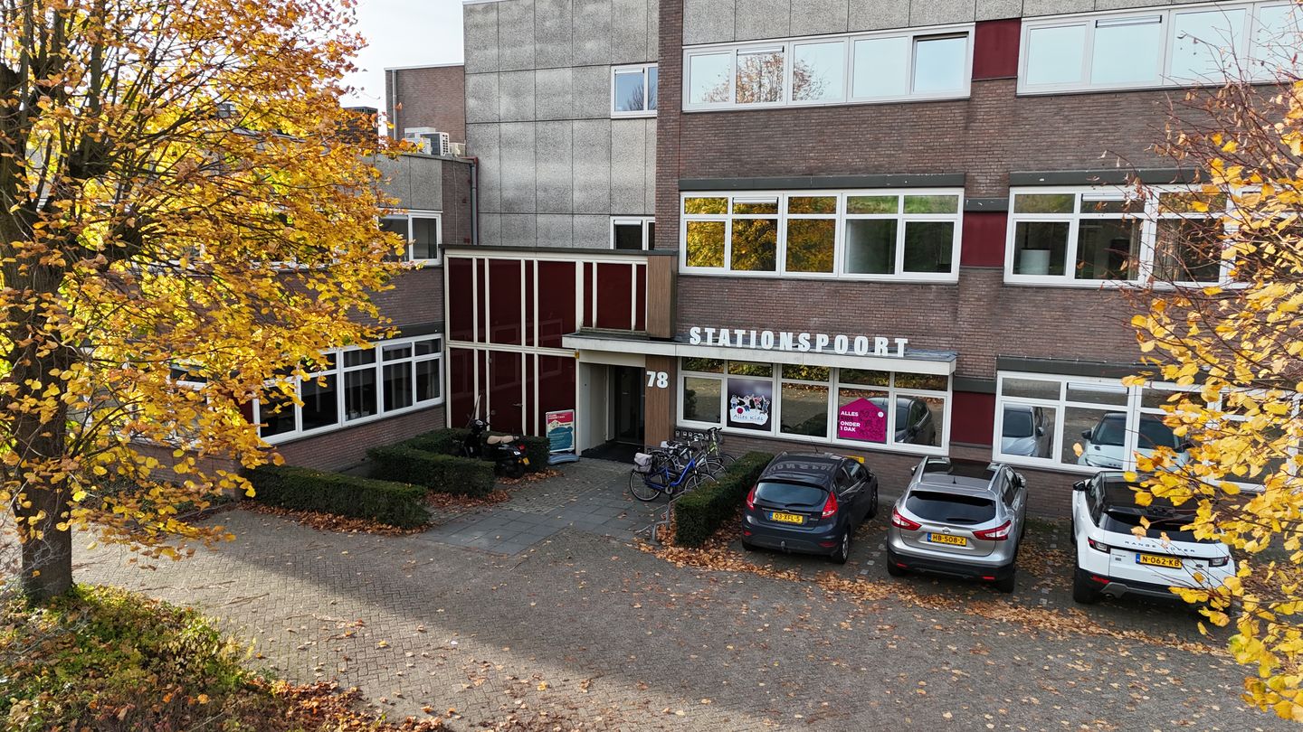 View photo 4 of Stationsweg 78