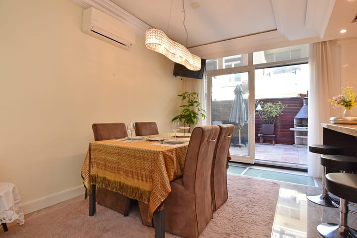 Foto 22 van Van Brederodestraat 83