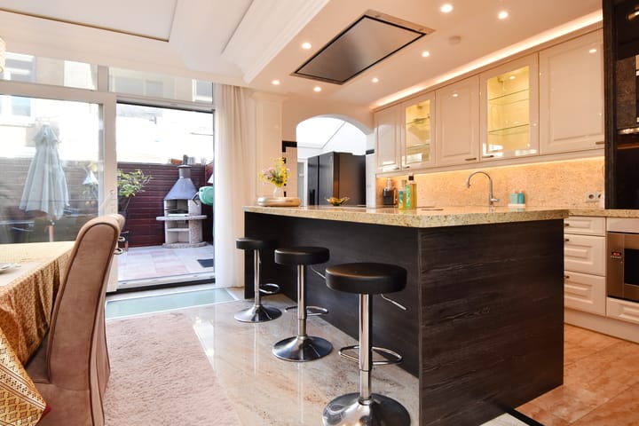 Foto 23 van Van Brederodestraat 83