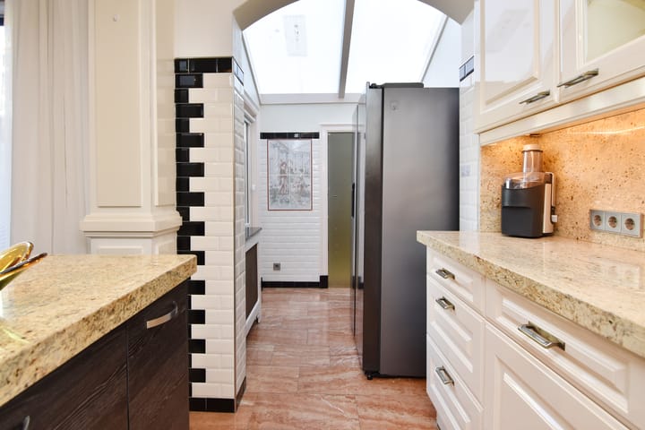 Foto 26 van Van Brederodestraat 83