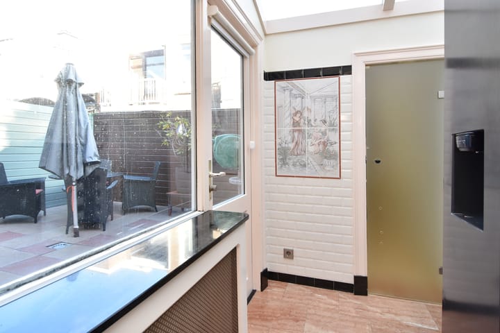 Foto 27 van Van Brederodestraat 83