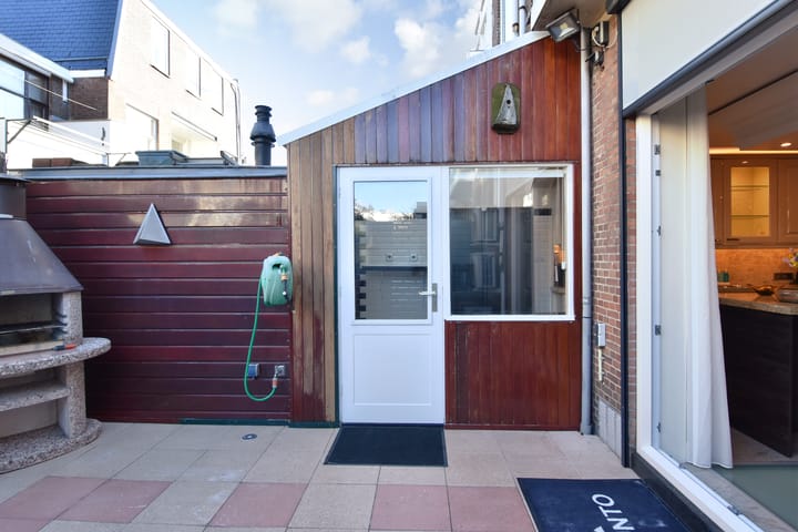 Foto 35 van Van Brederodestraat 83