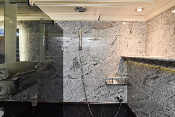 Foto 43 van Van Brederodestraat 83