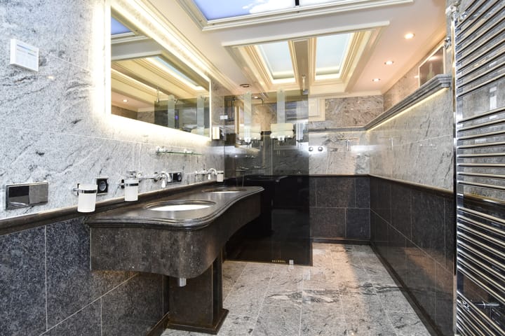 Foto 44 van Van Brederodestraat 83